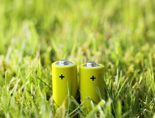 Como fazer o descarte de pilhas da forma certa?